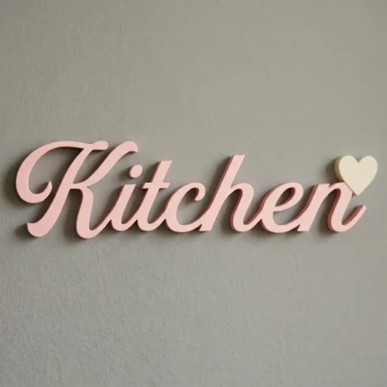 Scritta kitchen in legno artigianale con cuore